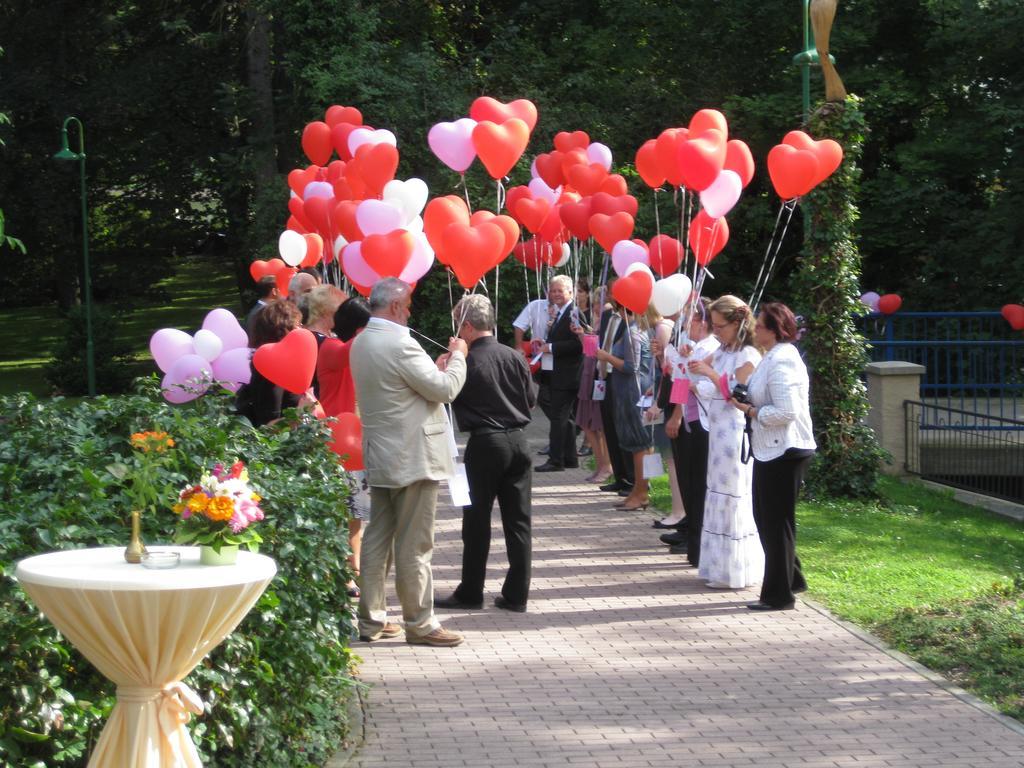Parkhotel Gueldene Berge Weißenfels Екстериор снимка