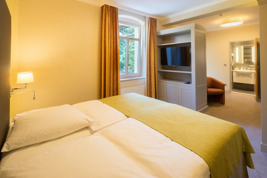 Parkhotel Gueldene Berge Weißenfels Екстериор снимка